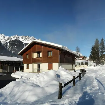 Les Des Aiguilles Hotel 3*