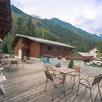 Les Des Aiguilles Hotel