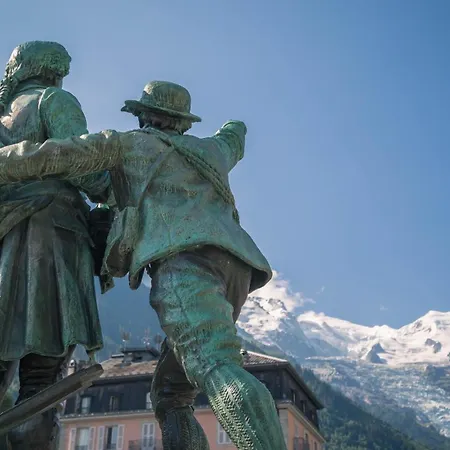 Les Des Aiguilles Hotel