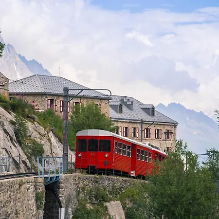 Les Des Aiguilles 3* Chamonix
