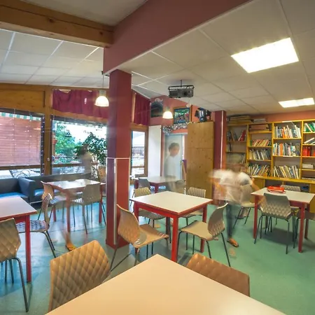 Les Des Aiguilles Hotel 3*