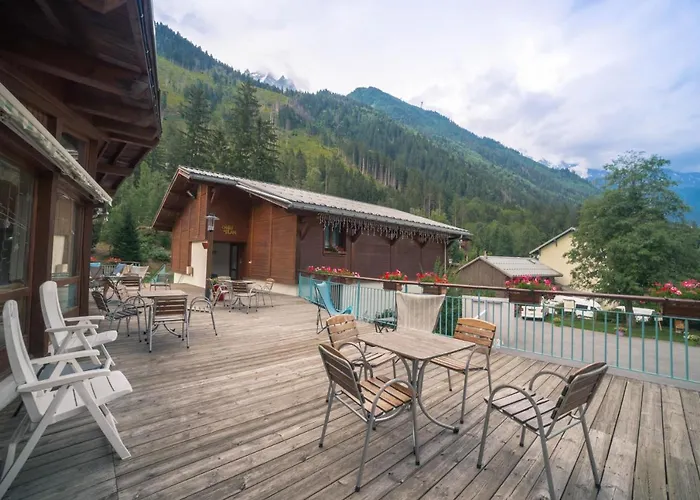 Les Des Aiguilles Hotel